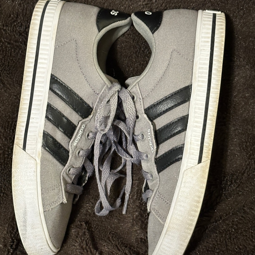 Adidas kids Gray Canvas Sneakers black stripes comfy cushioned DAILY style 4.5 - Picture 9 of 10